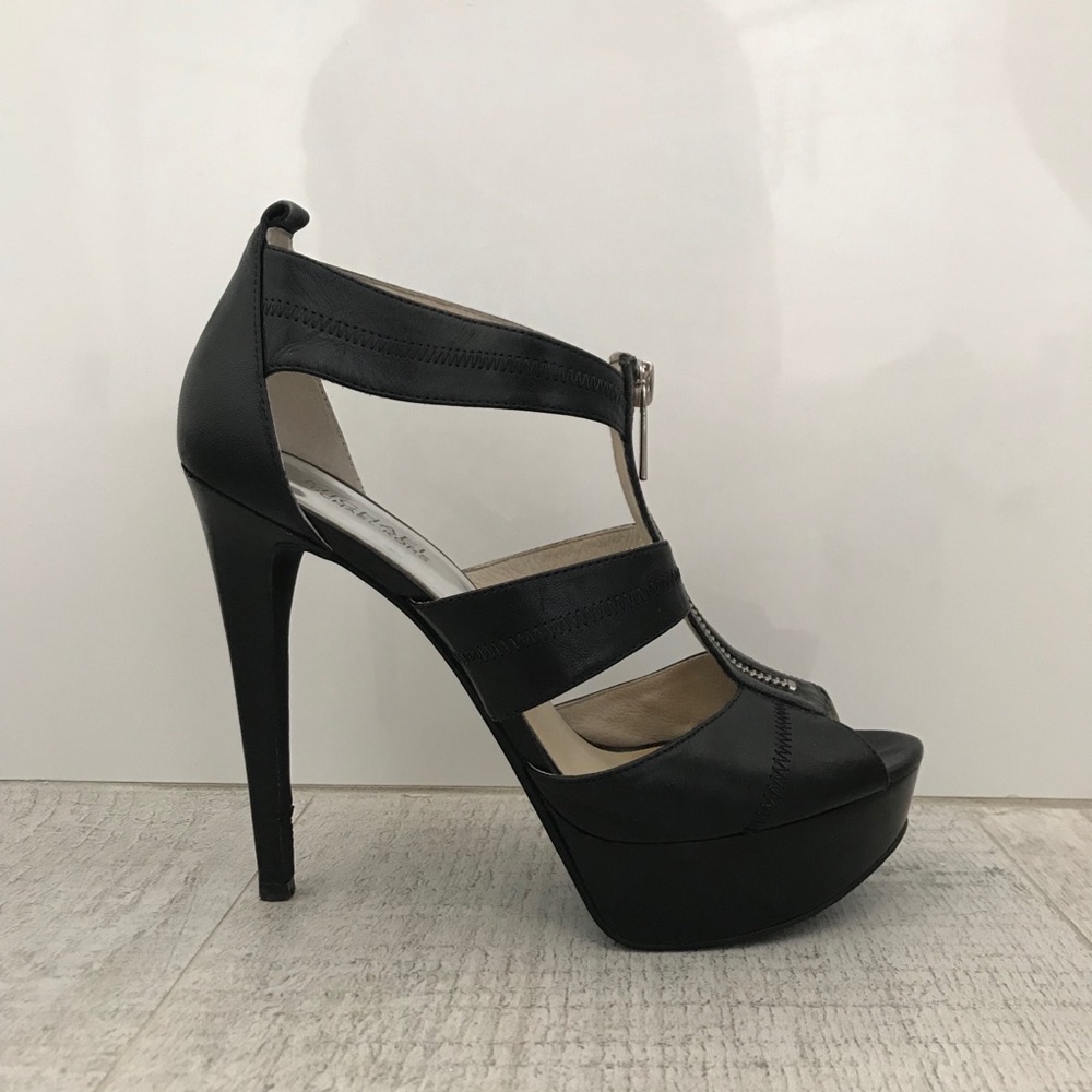 Michael Kors heels !!